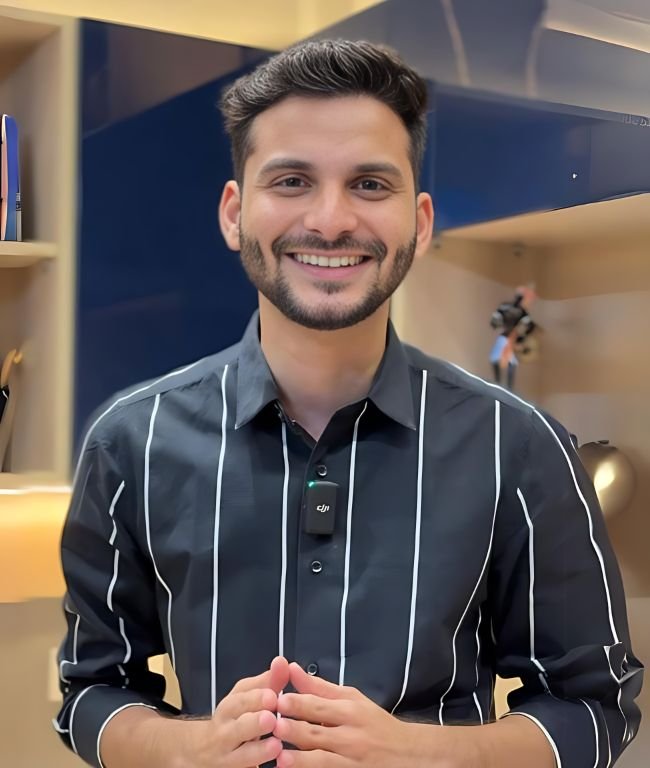 sourabh jain image in office for shoot
