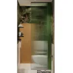 Botanical green feature wall — bathroom design, view 2