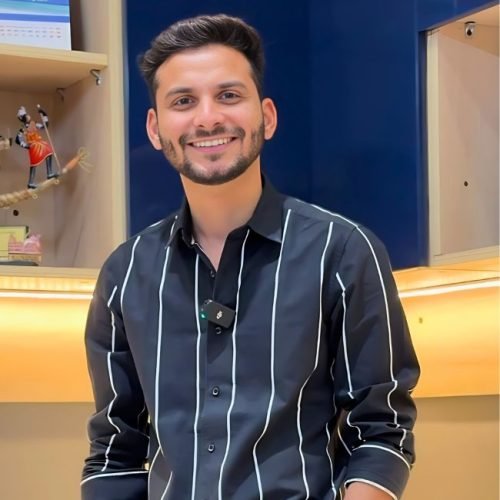 sourabh jain image of sourabh jain CEO houme india wearing black shart in office